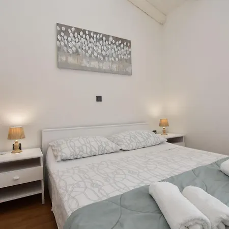 Apartment Zorana Rogoznica (Sibenik-Knin)