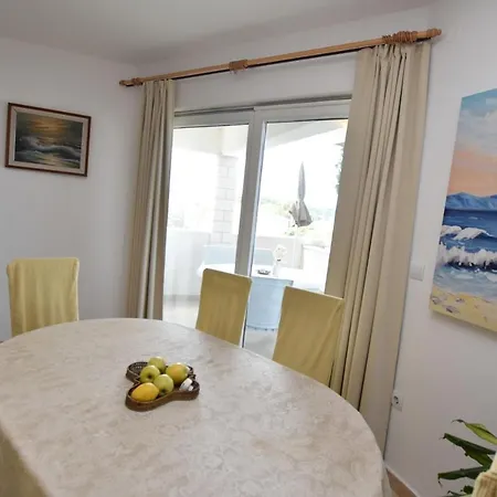 Zorana * Rogoznica (Sibenik-Knin)