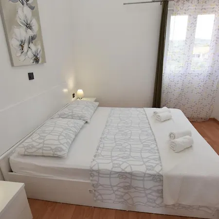 Apartment Zorana Rogoznica (Sibenik-Knin)